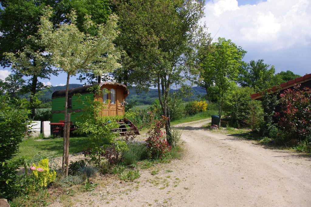 Les Roulottes Et Cabanes Du Livradois Cunlhat Exterior foto