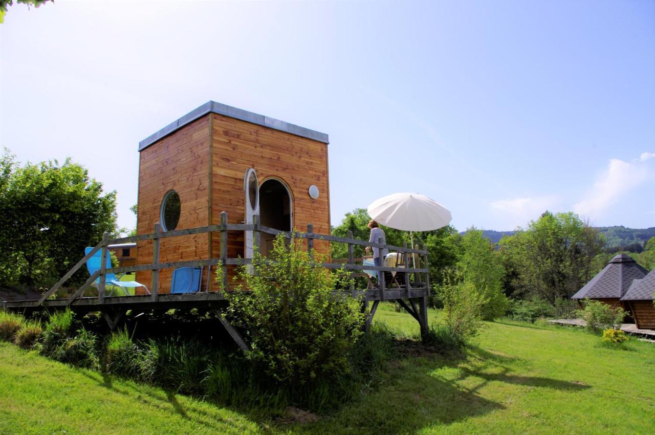 Les Roulottes Et Cabanes Du Livradois Casa de hóspedes Cunlhat Exterior foto